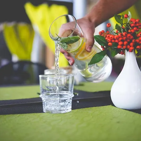 Ξενοδοχείο Perla 3*