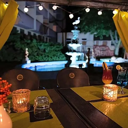 فندق Perla 3*
