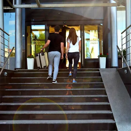 Perla Hotel 3*